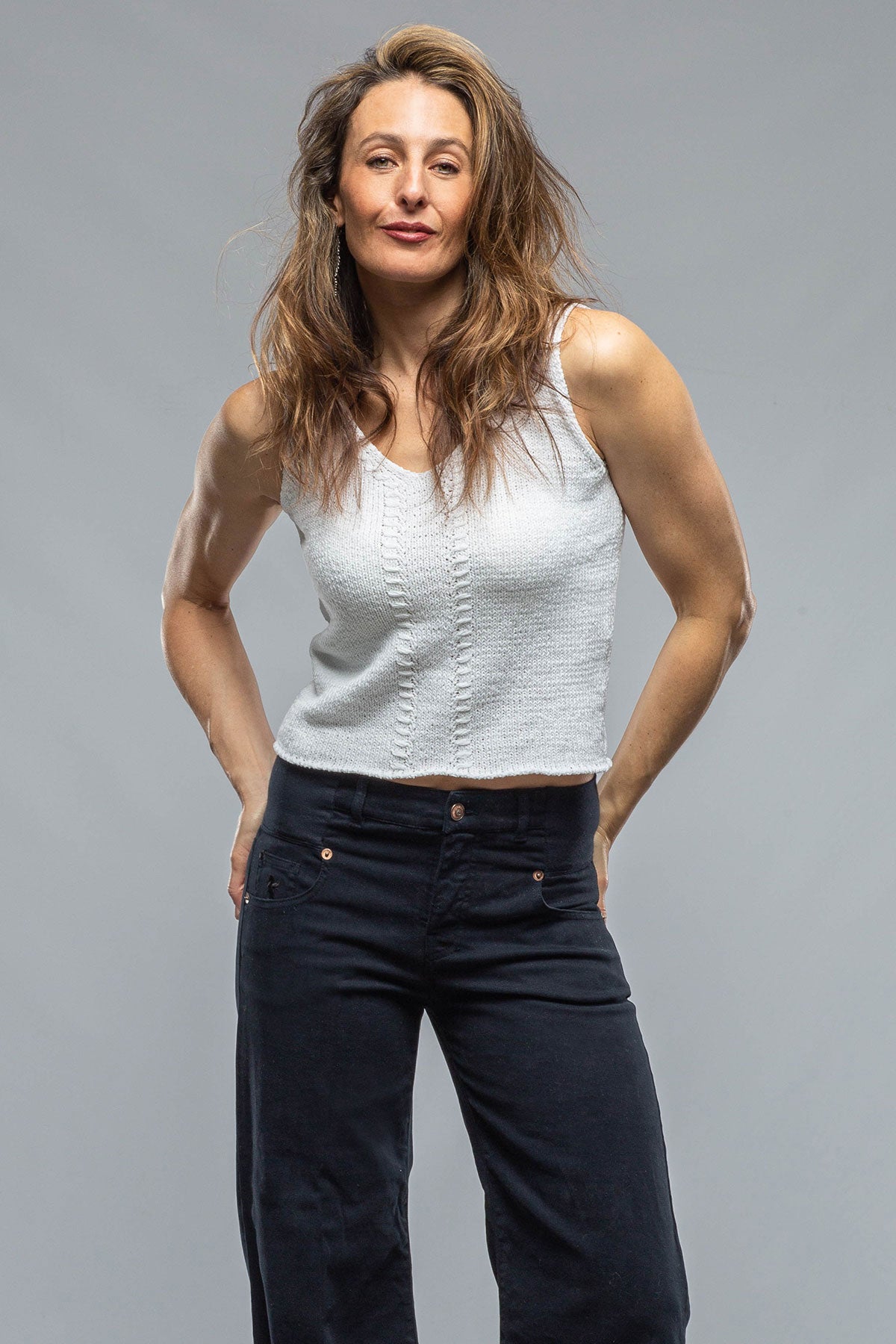 Girl V-Neck Knit Vest In White | Ladies - Sweaters | Amina Rubinacci