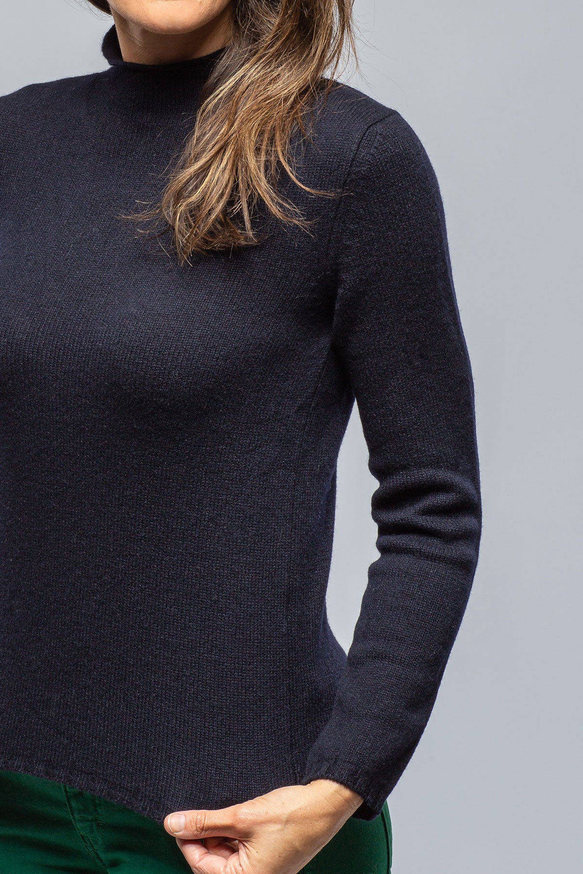Tromba Mock Neck Cashmere Sweater In Navy | Ladies - Sweaters | Amina Rubinacci