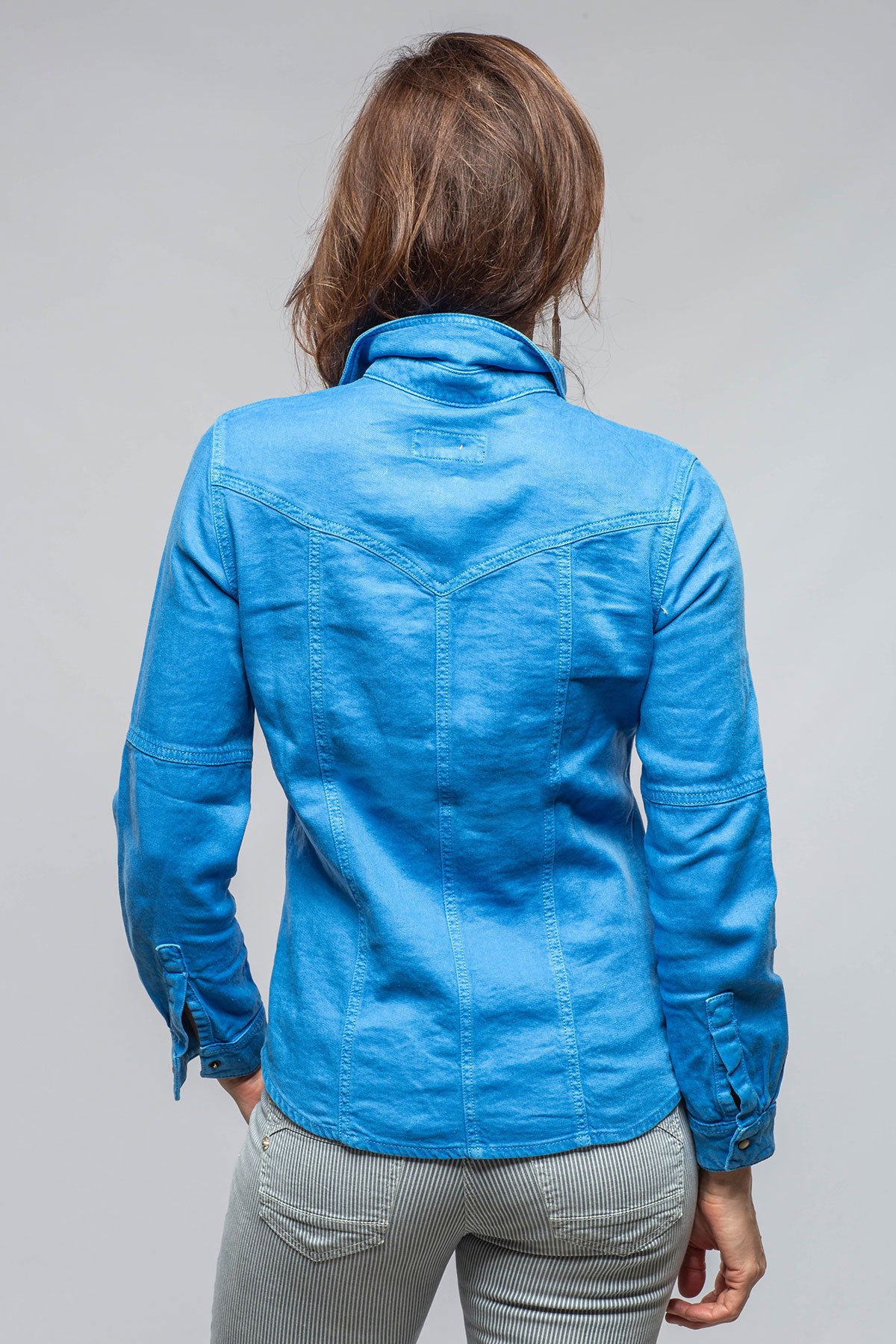 Axel's Premium Denim | Yarmony Linen-Cotton Snap Shirt In Electric Blue | Ladies - Snap Shirts