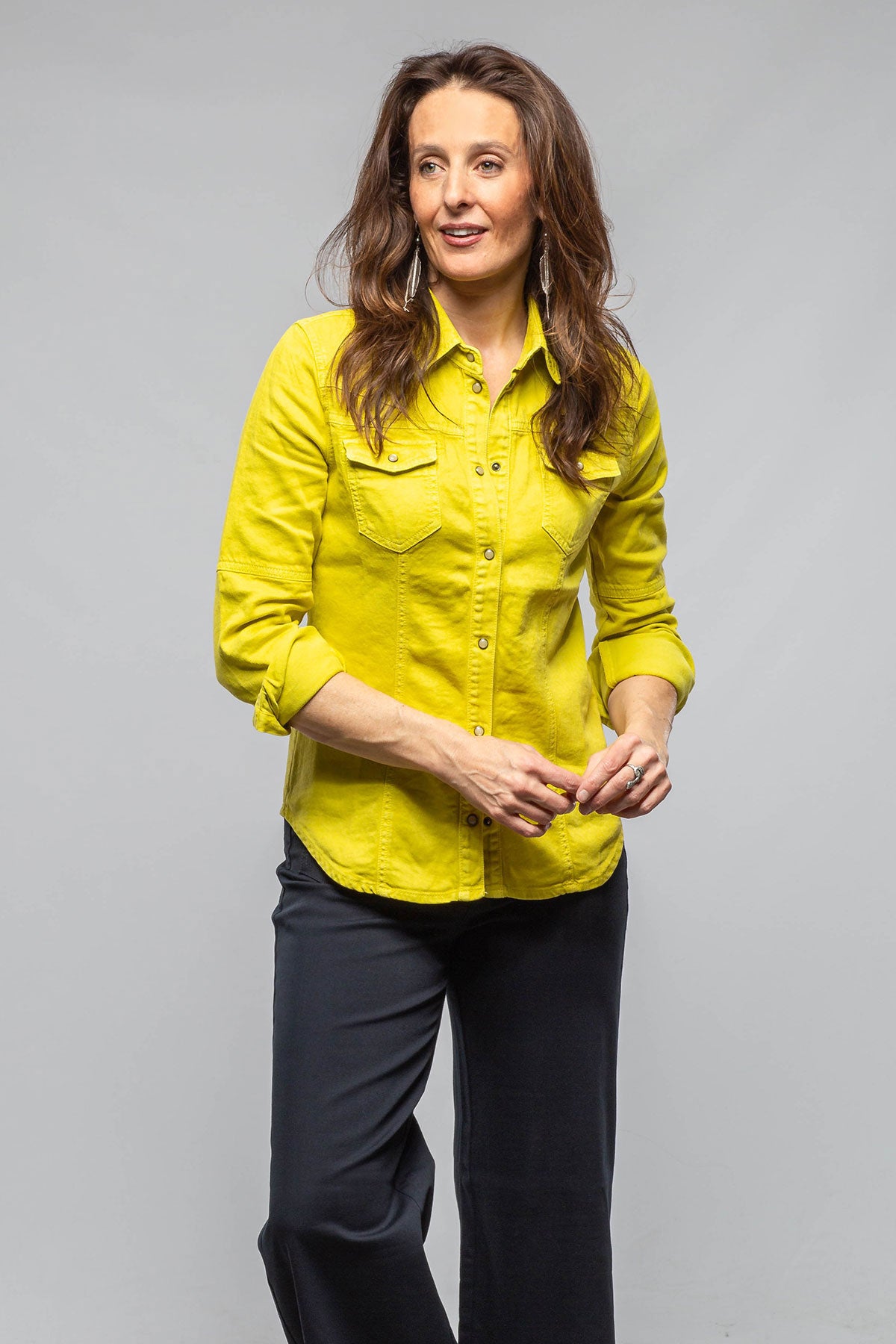 Axel's Premium Denim Yarmony Linen-Cotton Snap Shirt In Limone Ladies - Snap Shirts
