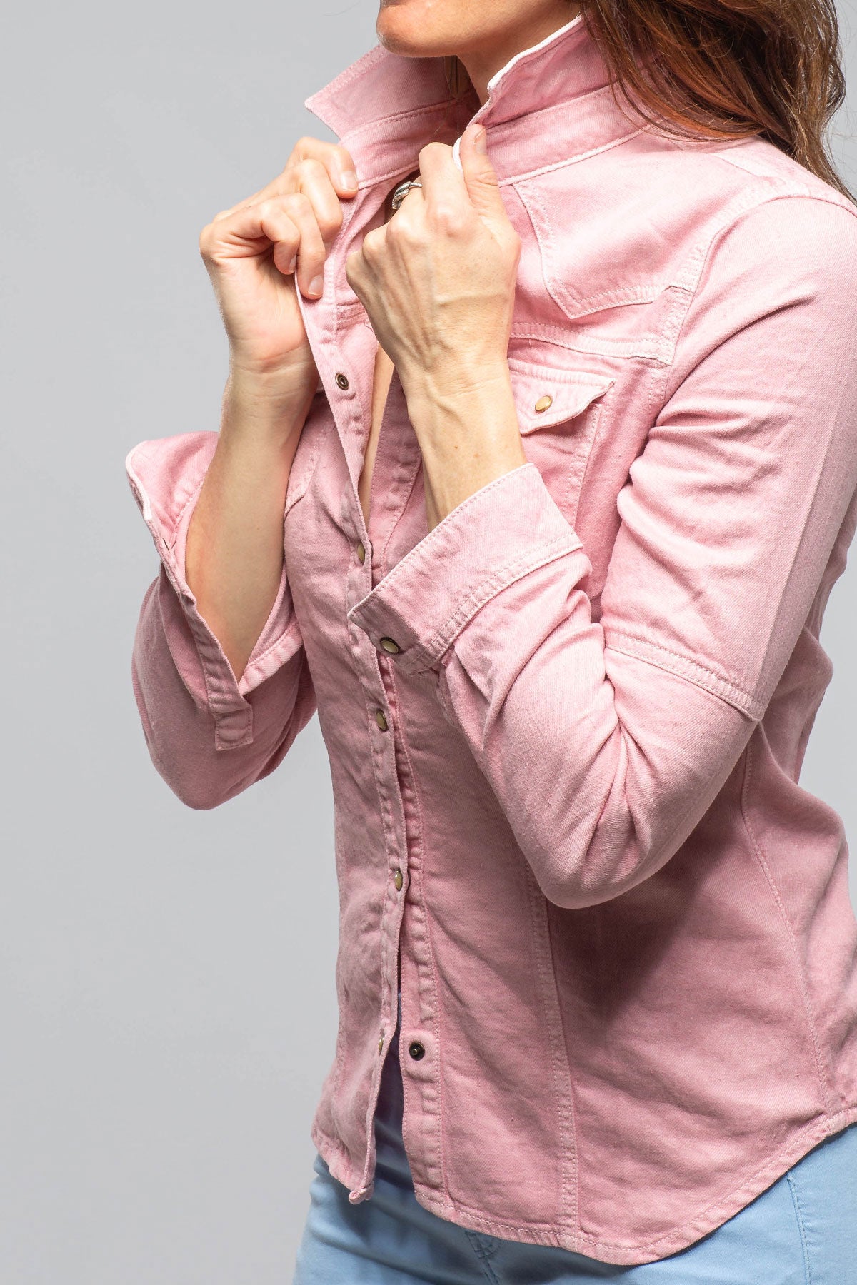 Axel's Premium Denim Yarmony Linen-Cotton Snap Shirt In Pink Rose Ladies - Snap Shirts