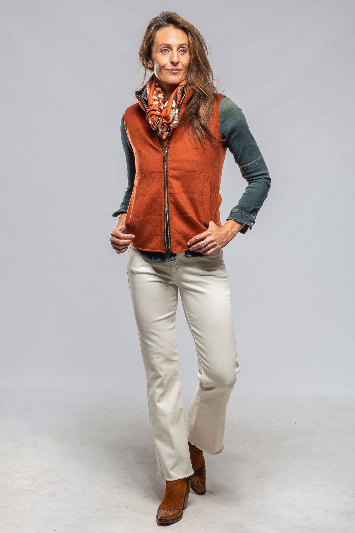 Axels Diana Vest In Rust Ladies - Outerwear - Cloth