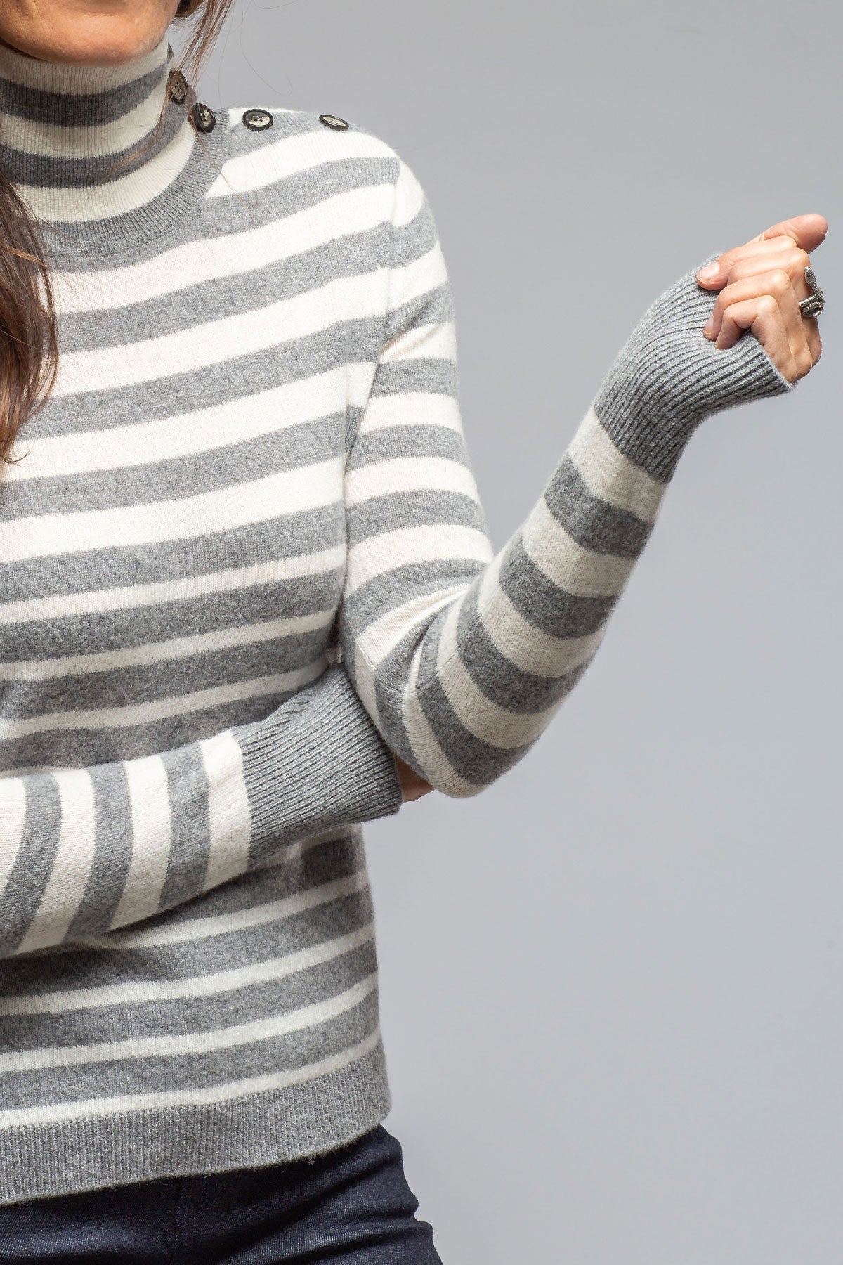 Axels Georgi Cashmere Striped Button Collar In Grigo/Luna Ladies - Sweaters