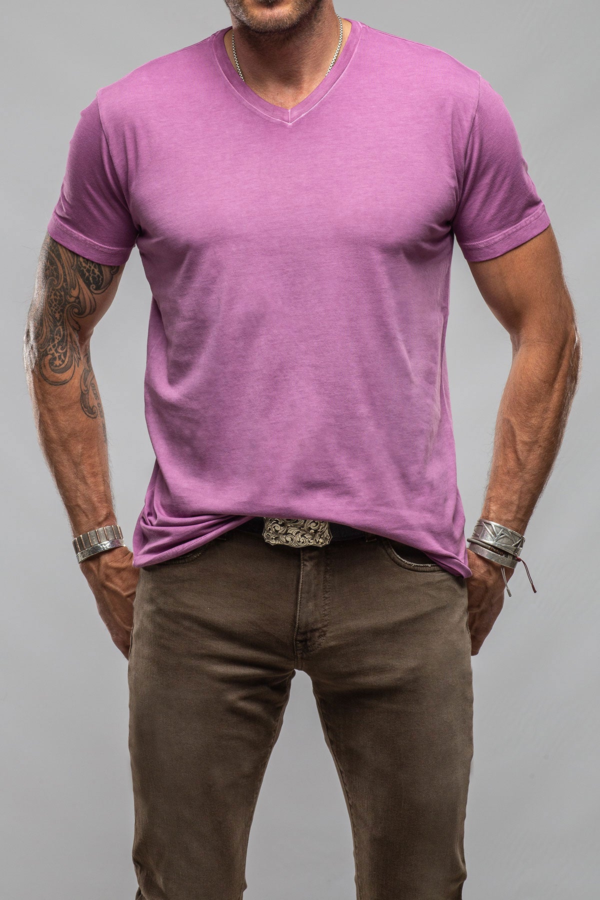 Siena Cotton V Neck In Plum | Mens - Shirts - T-Shirts | Georg Roth