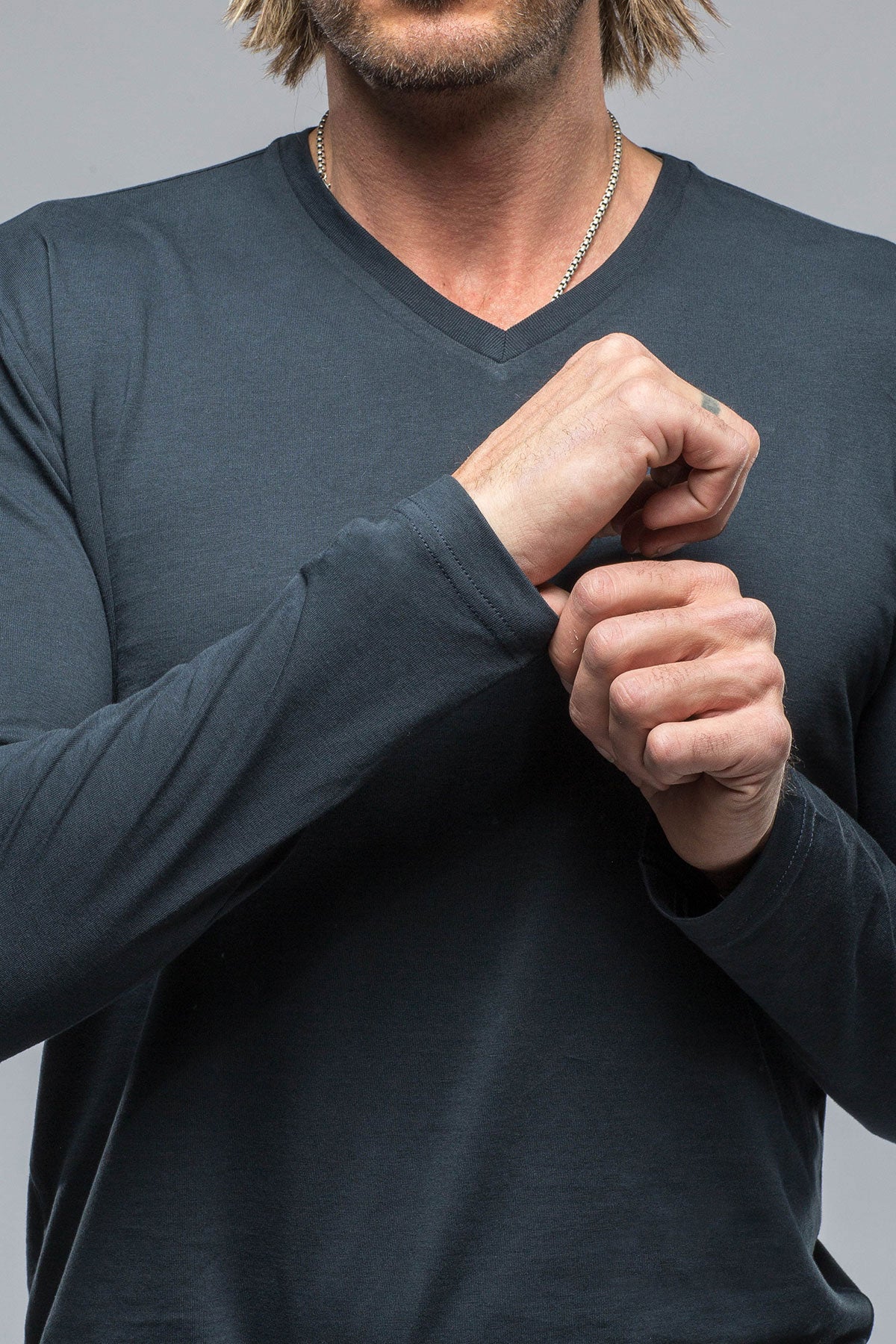 Georg Roth Del Mar LS V-Neck in Navy Mens - Shirts - T-Shirts