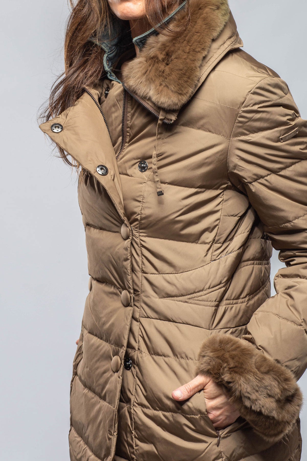Gimo's Vicki Goose Down Puffer Jacket in Tan Warehouse - Ladies - Outerwear - Cloth
