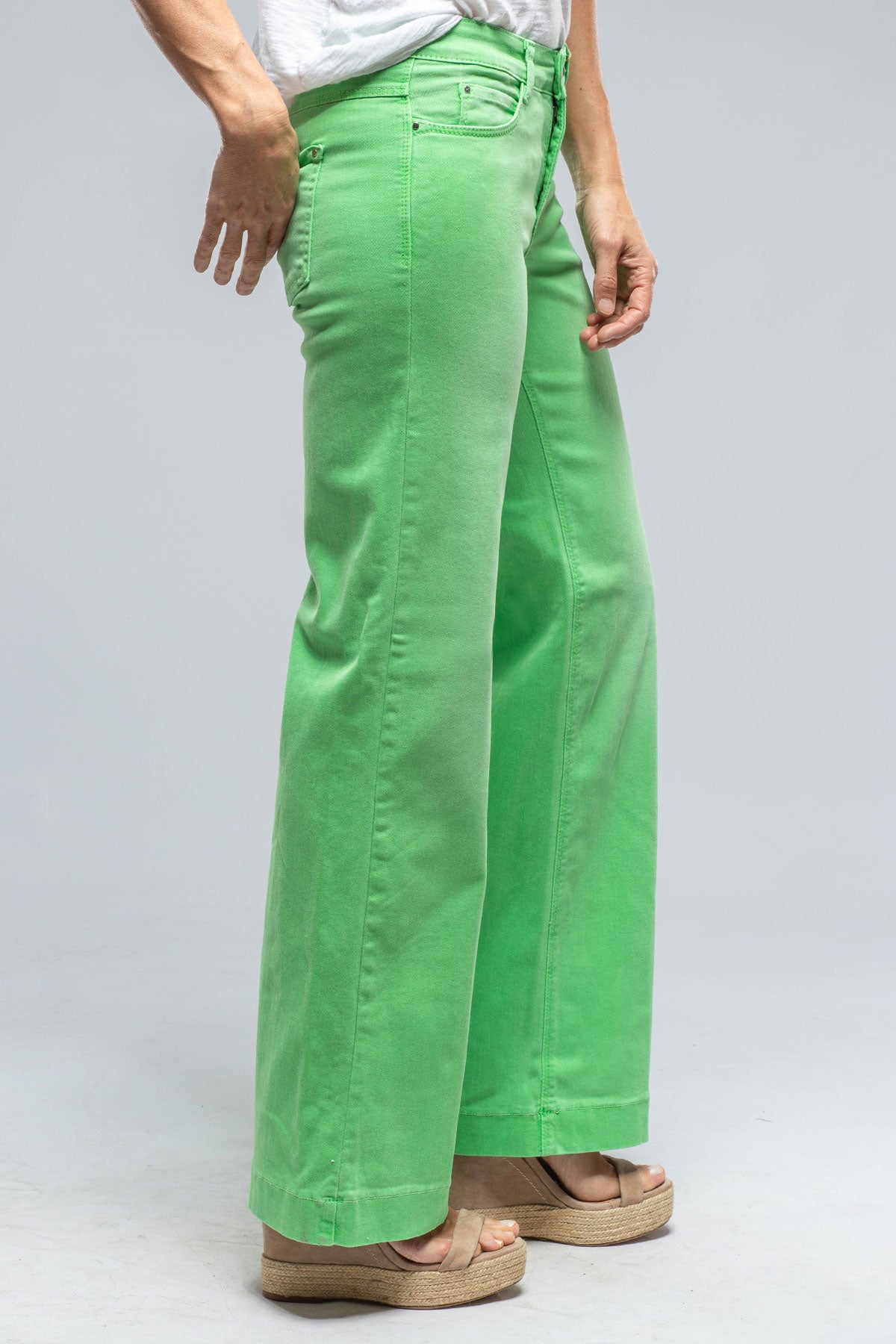 MAC Dream Wide in Island Green | Ladies - Pants - Jeans | Mac Jeans