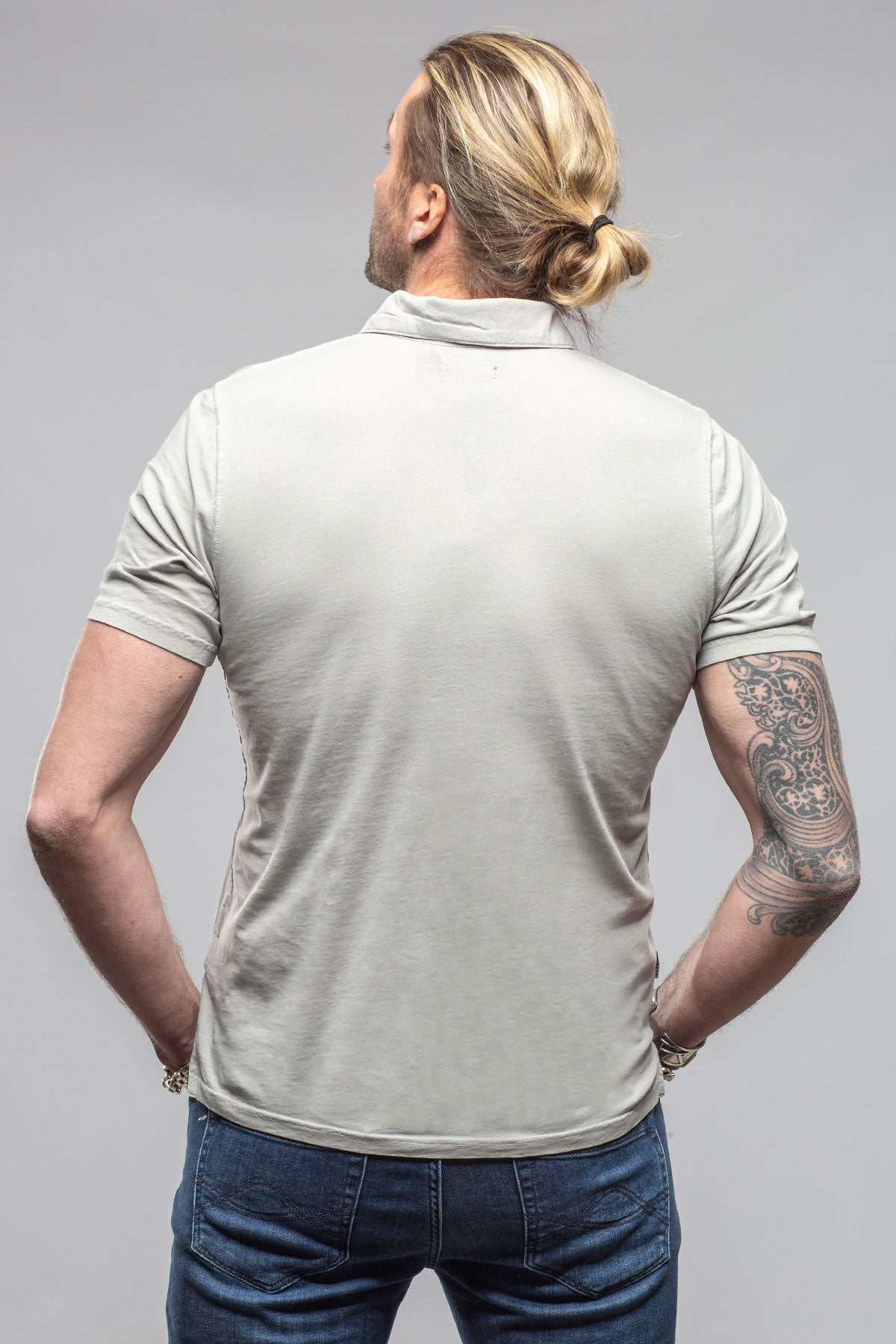 Tauranga Polo In Greige | Mens - Shirts - Polos | Keeling