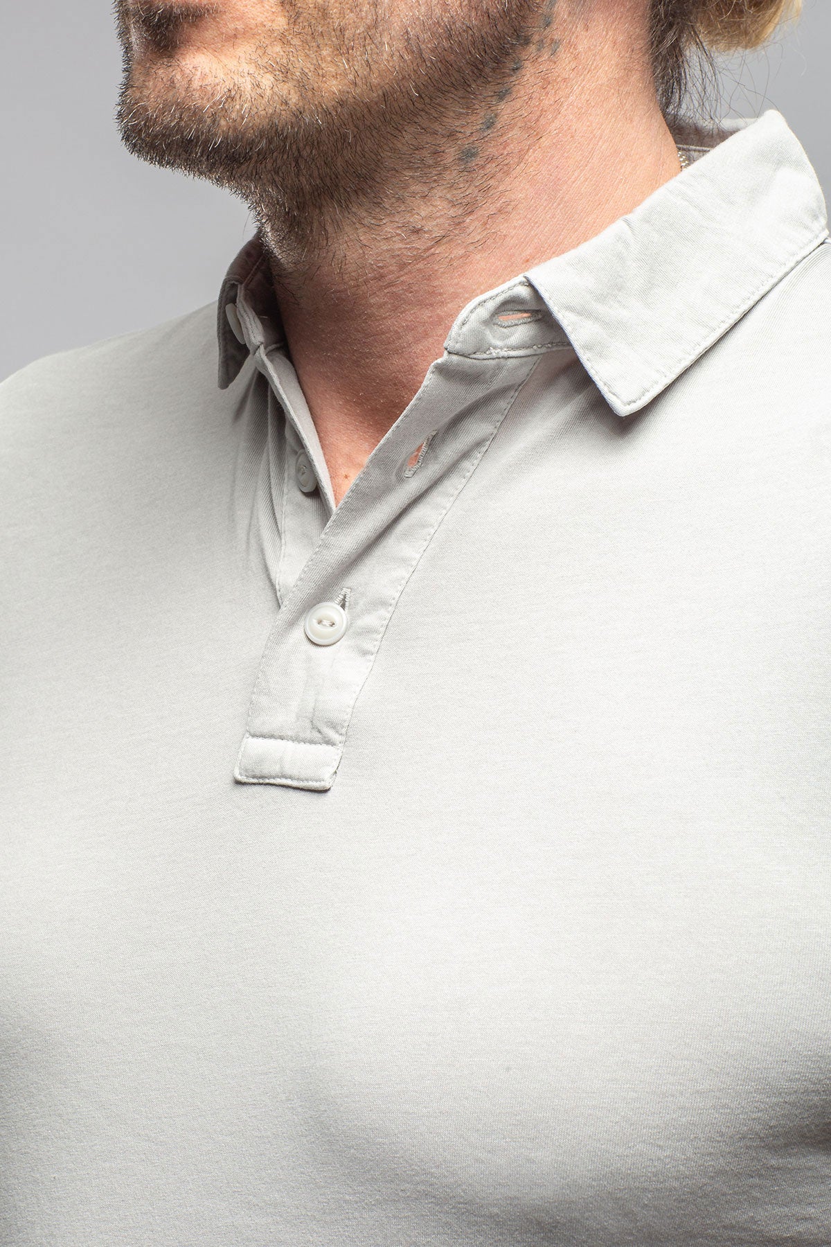 Tauranga Polo In Greige | Mens - Shirts - Polos | Keeling