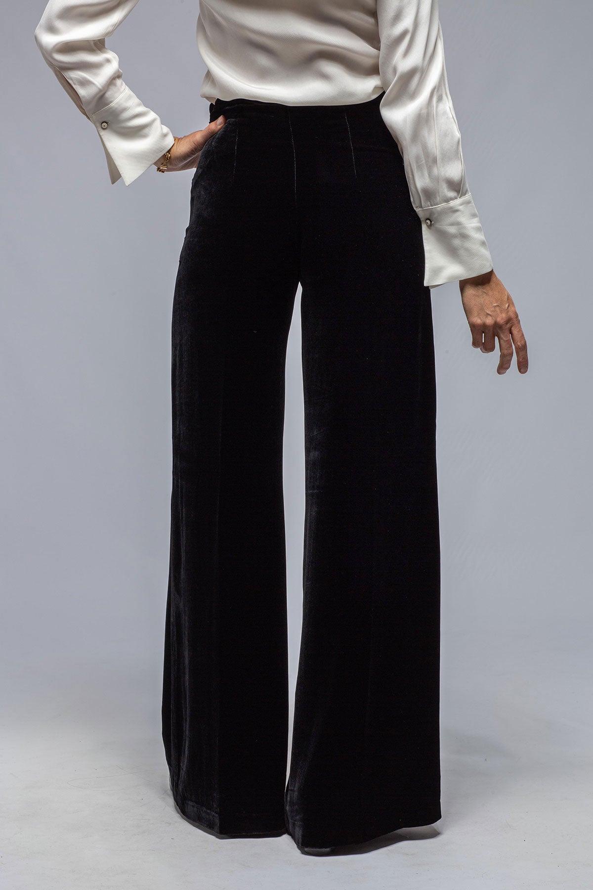 Maxi Silk Velvet Pant in Black | Ladies - Pants - Slacks | T.ba