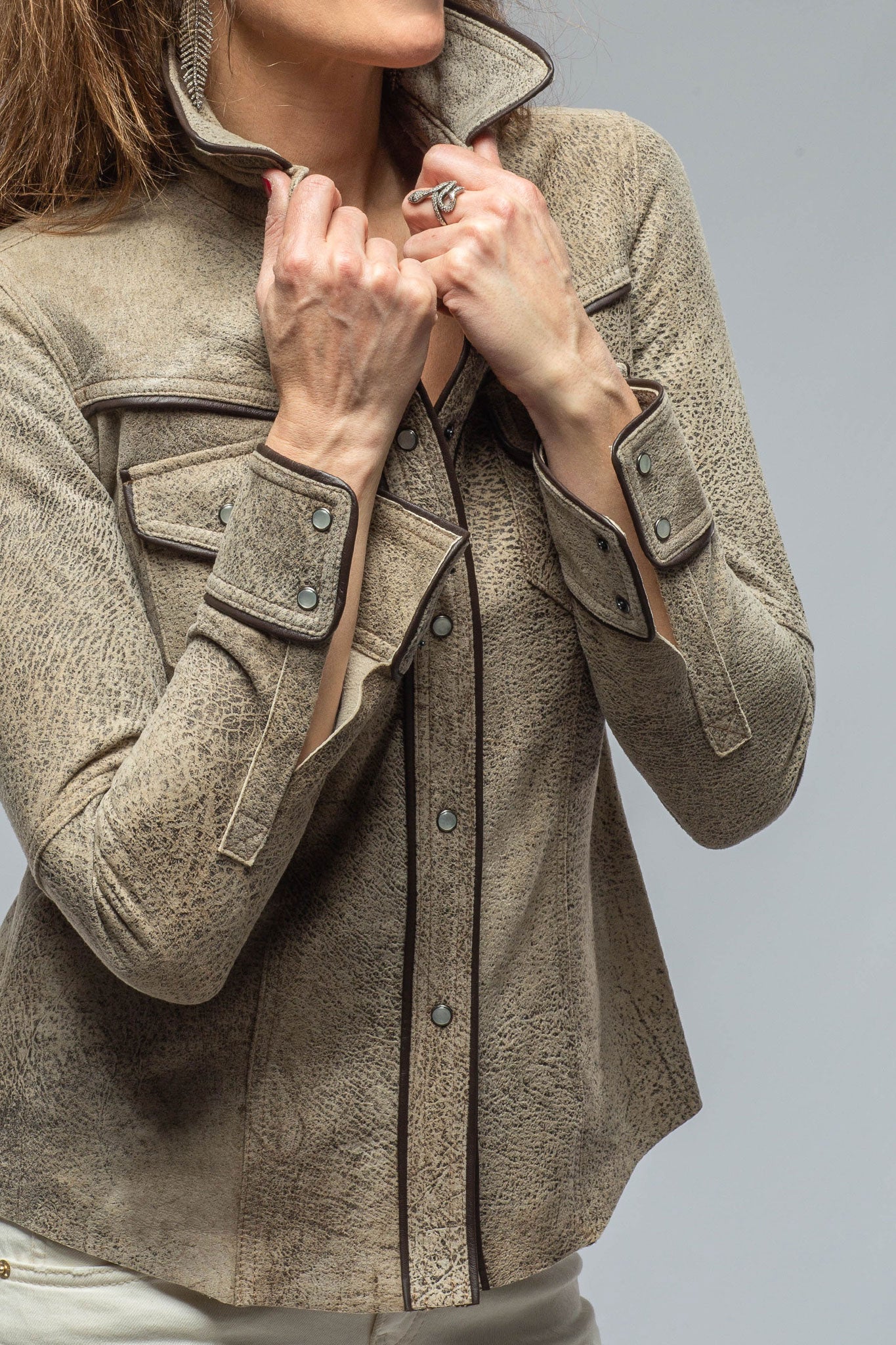 Billie Western Leather Shirt in Vintage Stone | Ladies - Outerwear - Leather | Roncarati