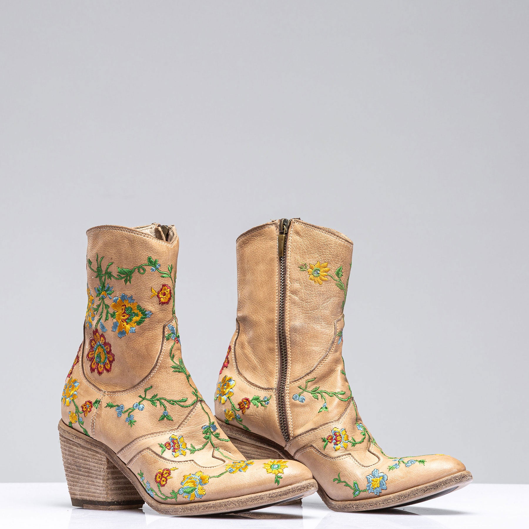 Marco Delli Mallory Embroidered Boot In Off White Ladies - Cowboy Boots