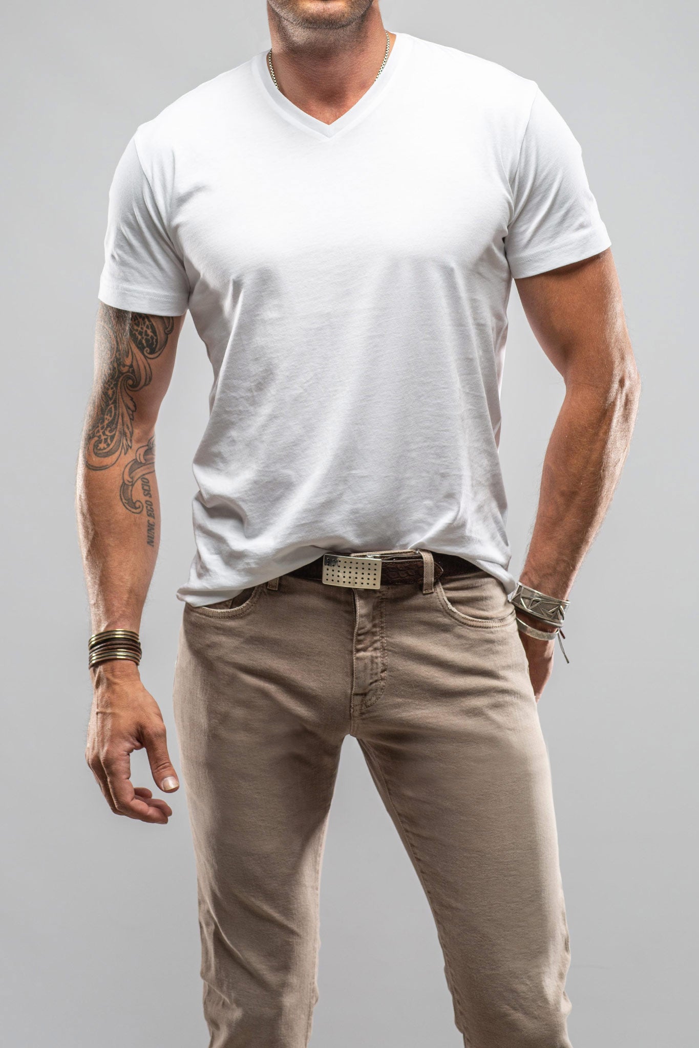 Siena Cotton V Neck Tee In White | Mens - Shirts - T-Shirts | Georg Roth