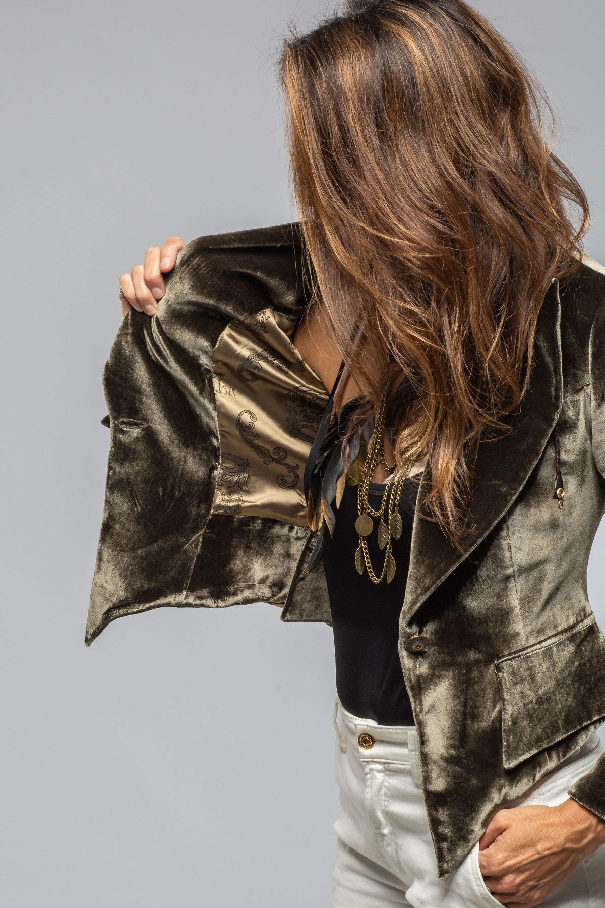 Verdi Cropped Velvet Jacket In Rock