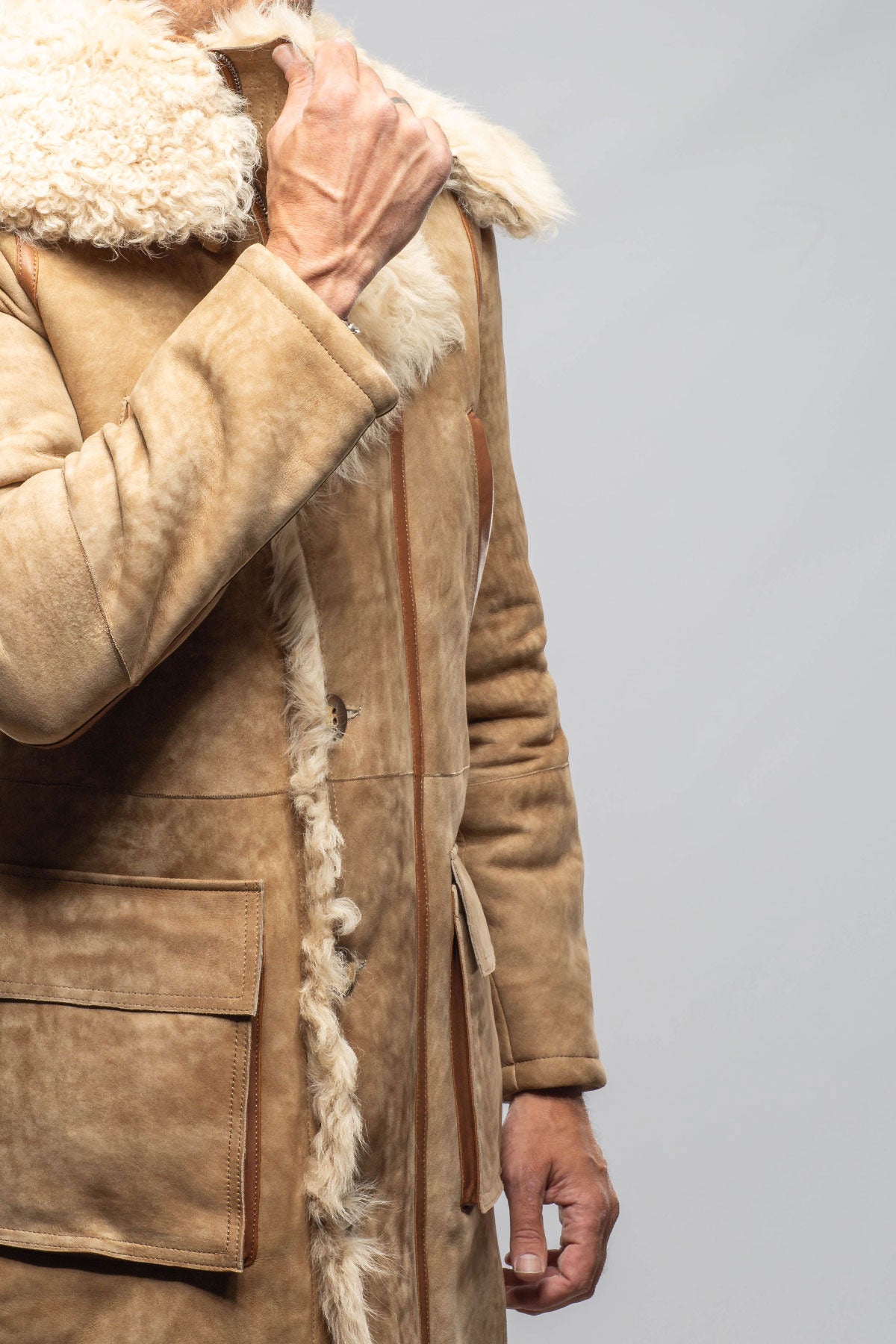 Red Stone Collection Rustic Mid length Shearling In Champagne Mens - Outerwear - Shearling