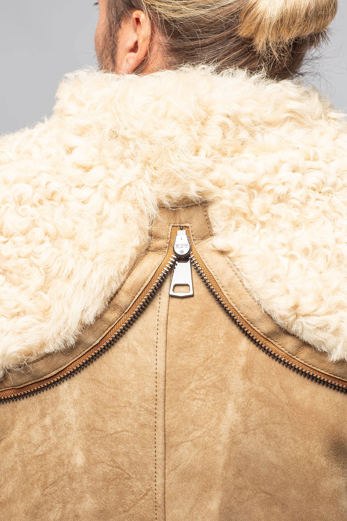 Red Stone Collection Rustic Mid length Shearling In Champagne Mens - Outerwear - Shearling