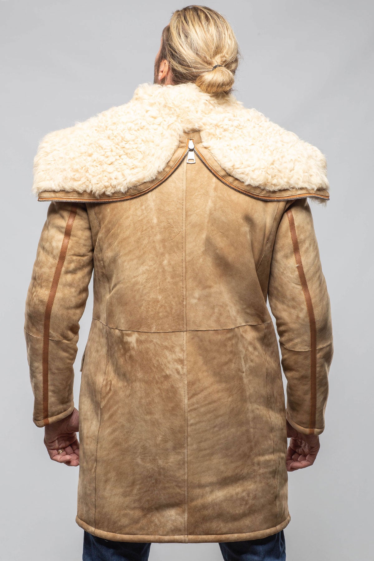 Red Stone Collection Rustic Mid length Shearling In Champagne Mens - Outerwear - Shearling