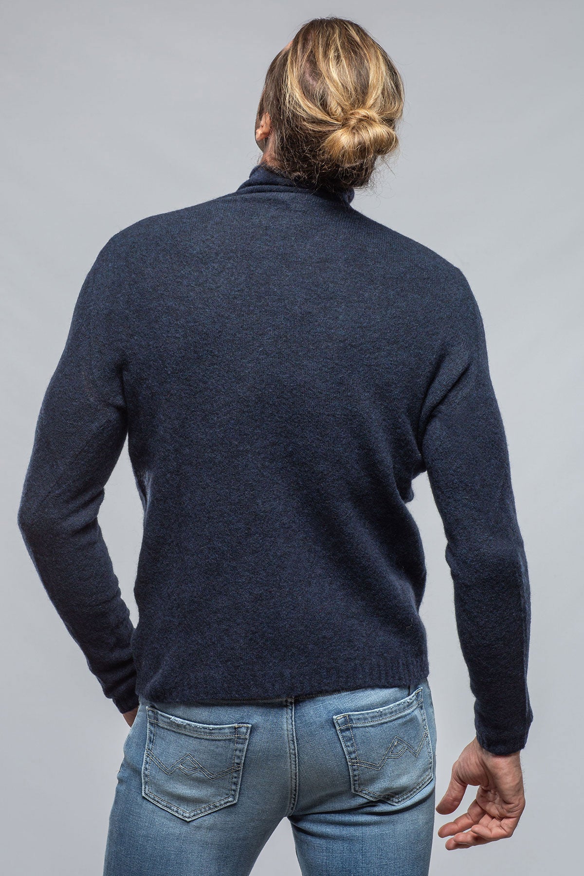 Stile Latino | Mandara Sweater In Navy | Mens - Sweaters