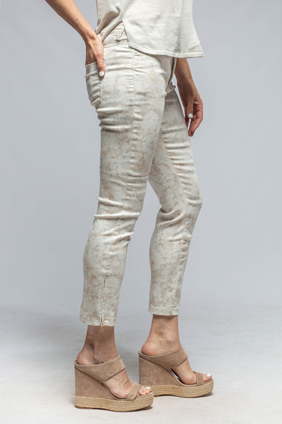 MAC Dream Chic in Floral White Pattern | Ladies - Pants | Mac Jeans