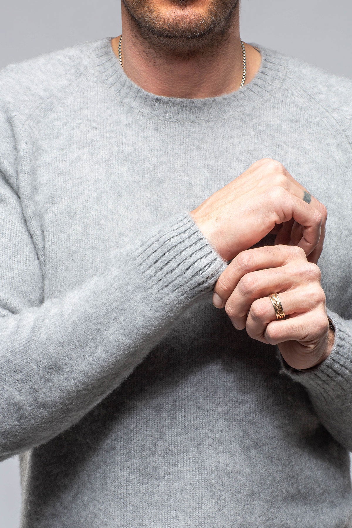 Henry Crew Neck Cashmere Sweater In Stone Grey | Mens - Sweaters | Avant Toi