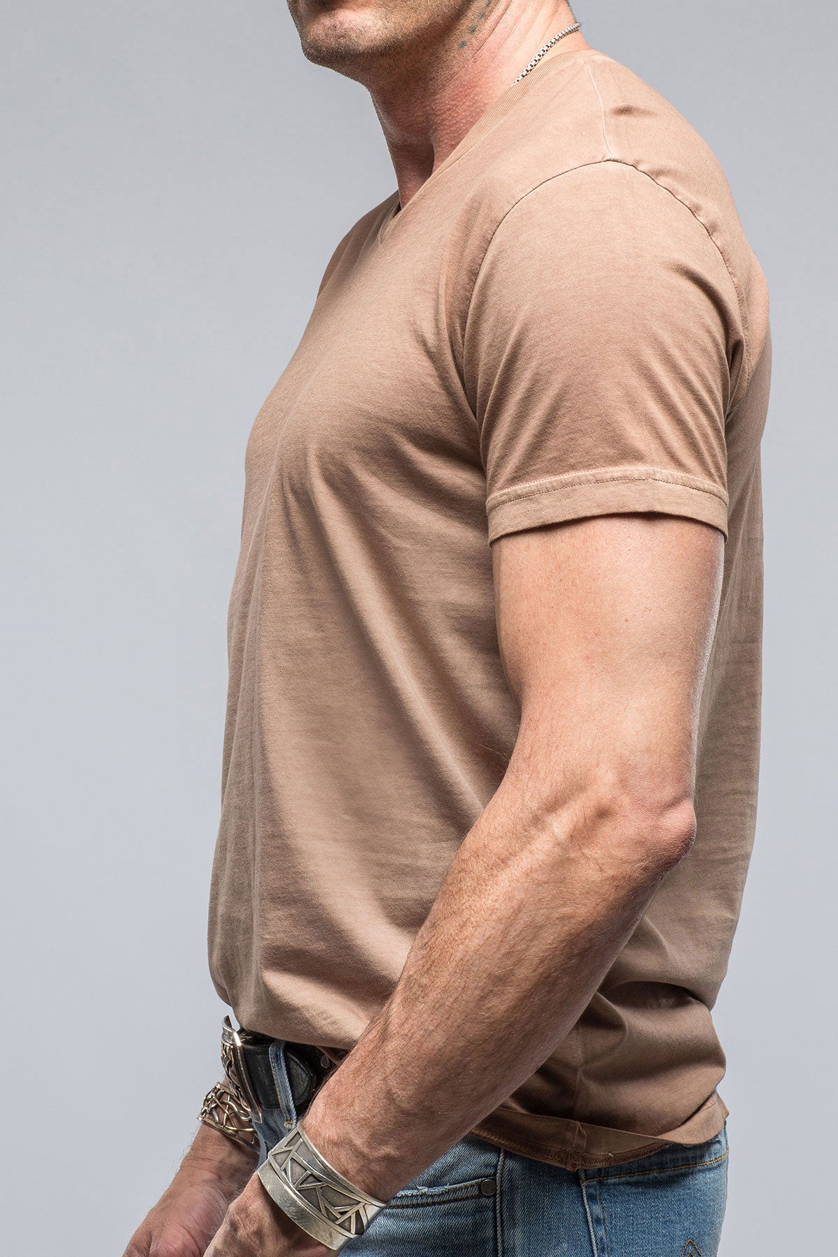 Siena Cotton V Neck In Coffee | Mens - Shirts - T-Shirts | Georg Roth