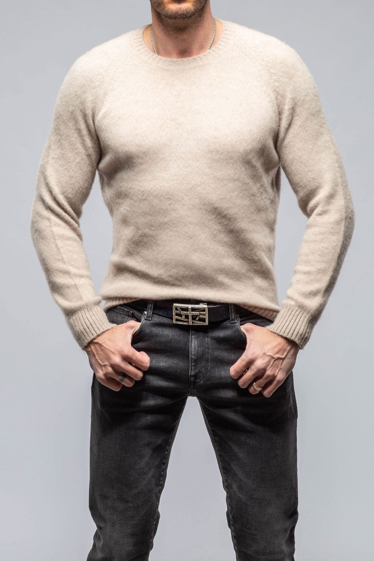 Henry Crew Neck Cashmere Sweater In Beige | Mens - Sweaters | Avant Toi