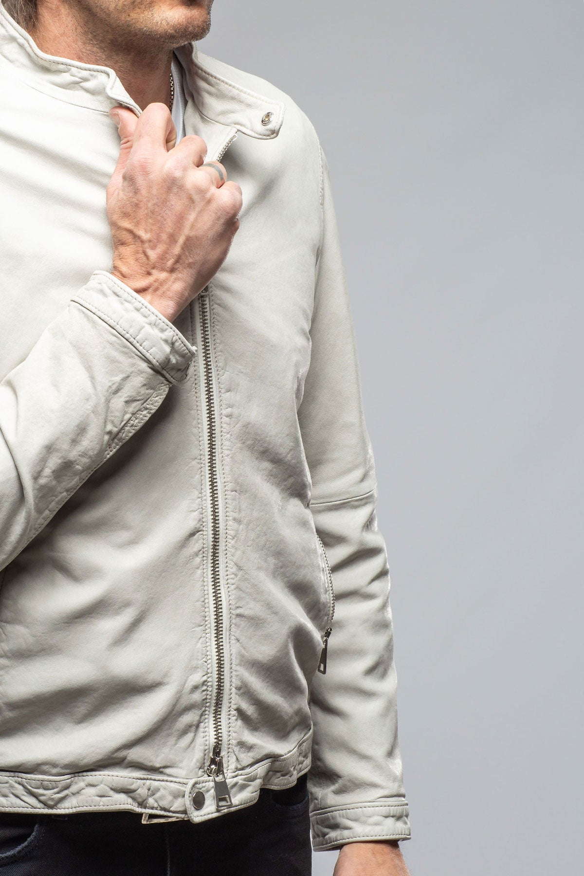 Scout Moto Jacket In White | Mens - Outerwear - Leather | Gimo's
