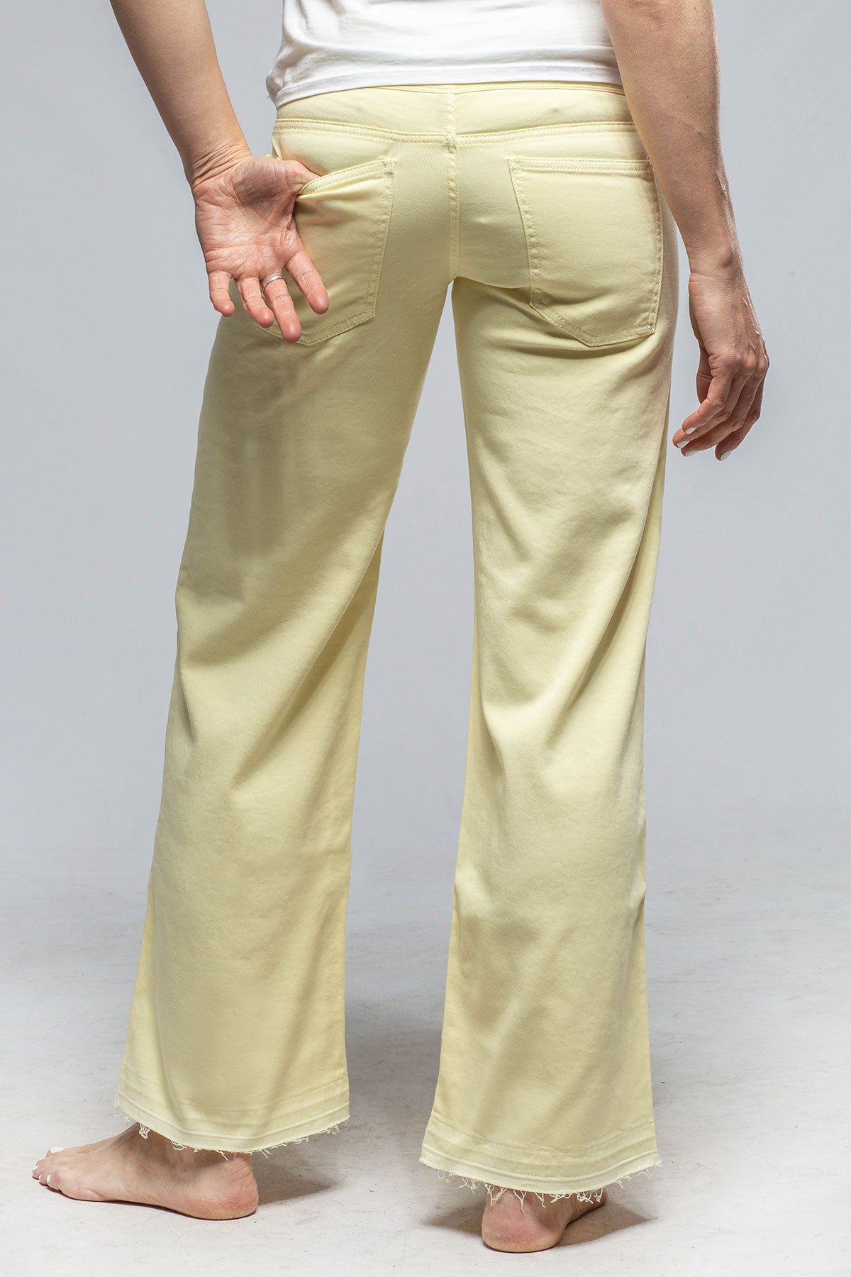 Elisa Open Hem Jean in Pale Yellow | Ladies - Pants - Jeans | European Culture