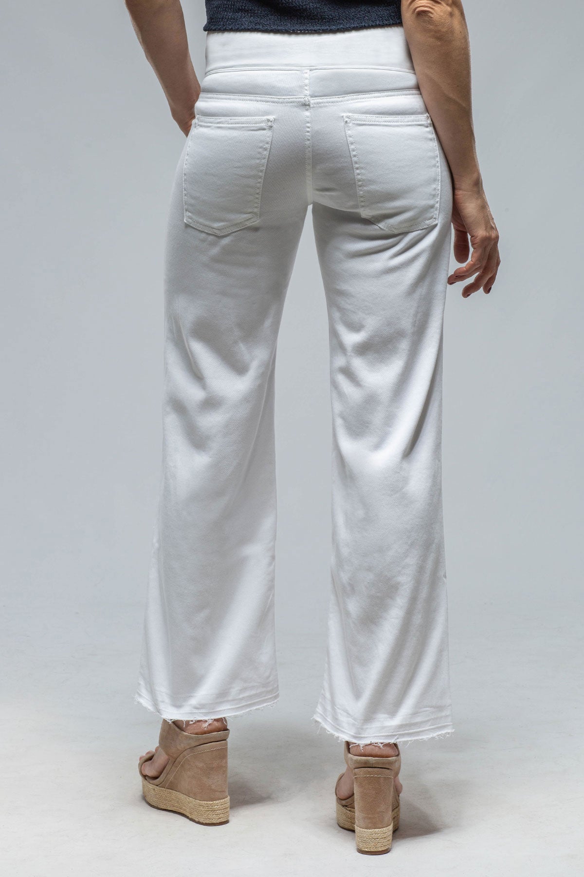 European Culture Elisa Open Hem Jean In White Ladies - Pants - Jeans