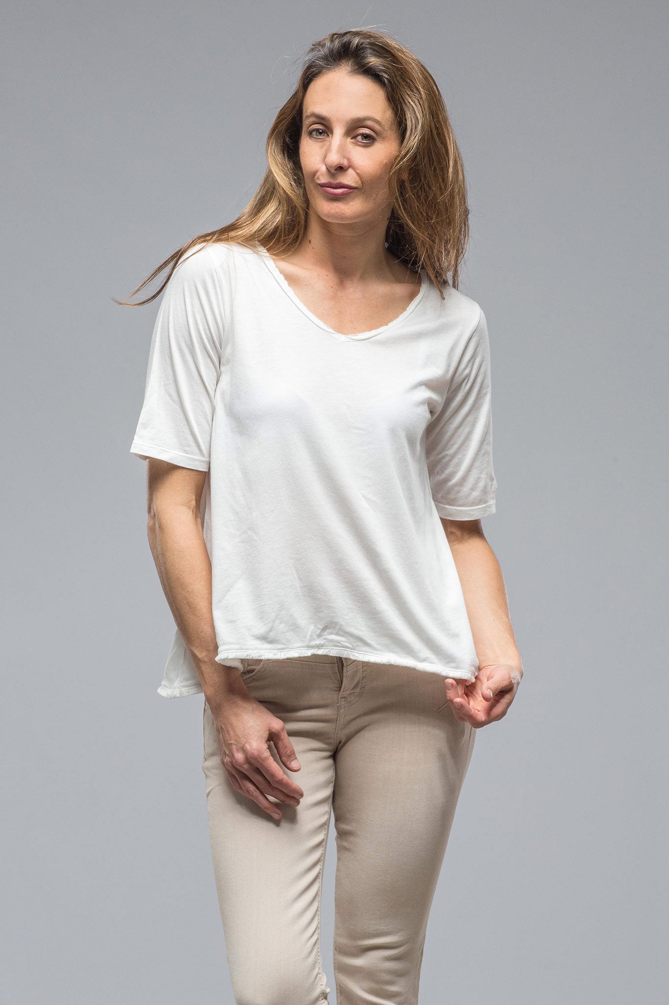 Henry Christ Luna Wide V-Neck S/S Tee In White Ladies - Tops