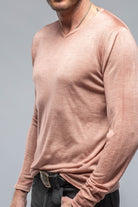 Mario Vneck Cashmere Sweater In Rose | Mens - Sweaters | Dune