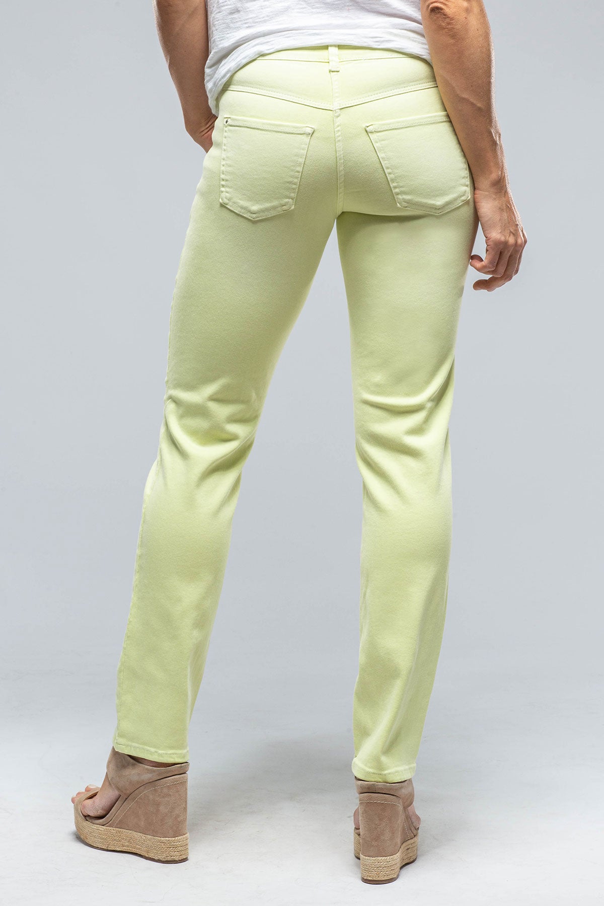 MAC Dream Straight in Quince Green | Ladies - Pants - Jeans | Mac Jeans
