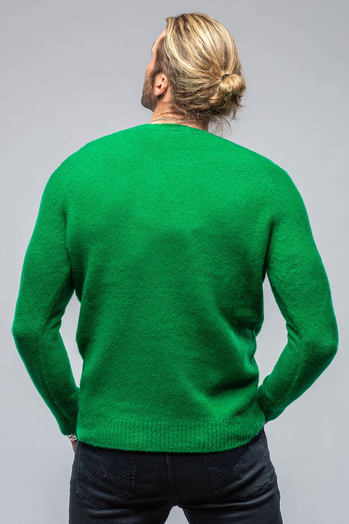 Avant Toi Henry Crew Neck Cashmere Sweater In Apple Green Mens - Sweaters