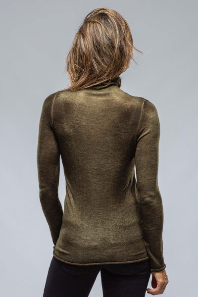 Prosaic T-Neck In Moss | Ladies - Sweaters | Avant Toi