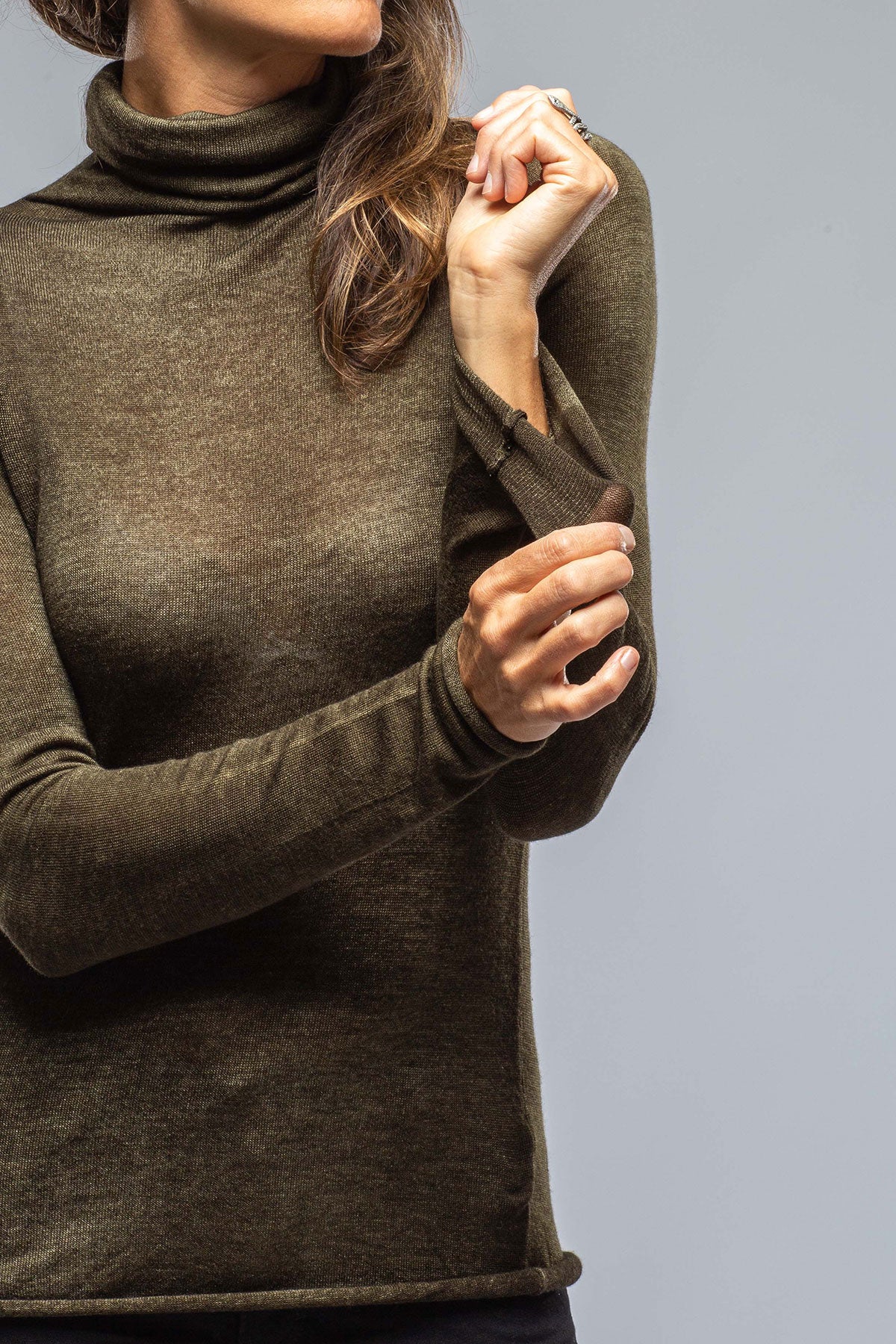 Prosaic T-Neck In Moss | Ladies - Sweaters | Avant Toi