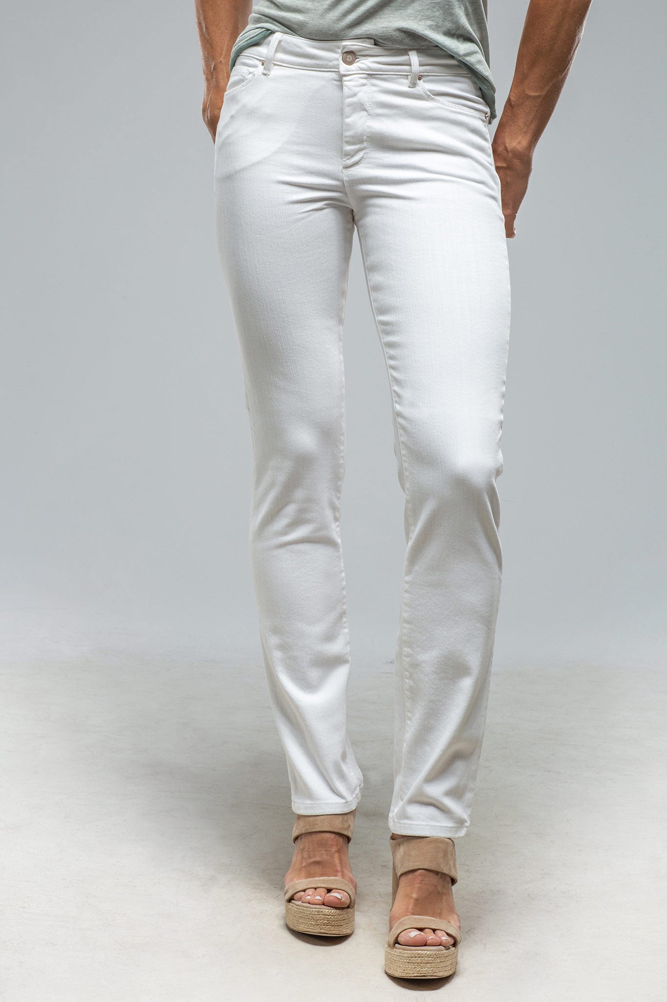 Axel's Premium Denim Jonesy Straight Cropped Jean In White Ladies - Pants - Jeans
