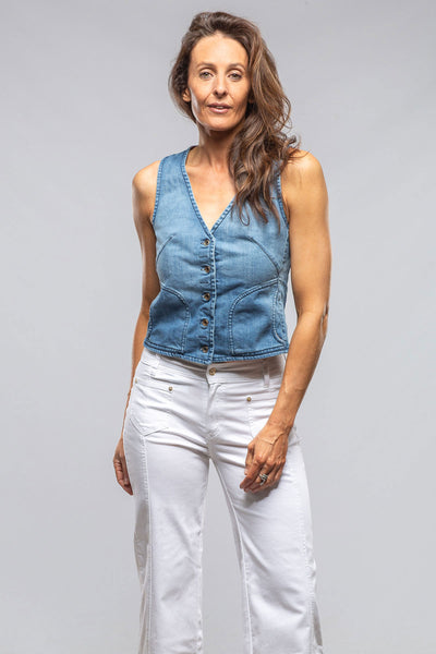 Axel's Premium Denim Scottie Short Denim Vest In Light Blue Vintage Ladies - Tops