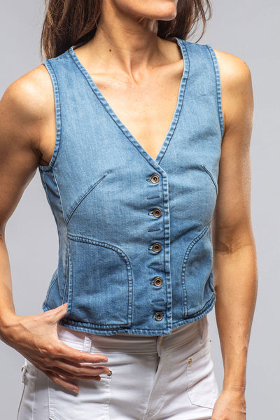 Axel's Premium Denim Scottie Short Denim Vest In Light Blue Vintage Ladies - Tops