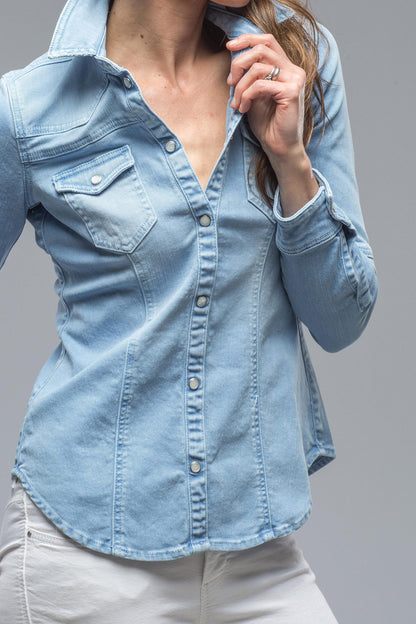 Axel's Premium Denim Sweetwater Denim Shirt in Peacock Ladies - Snap Shirts