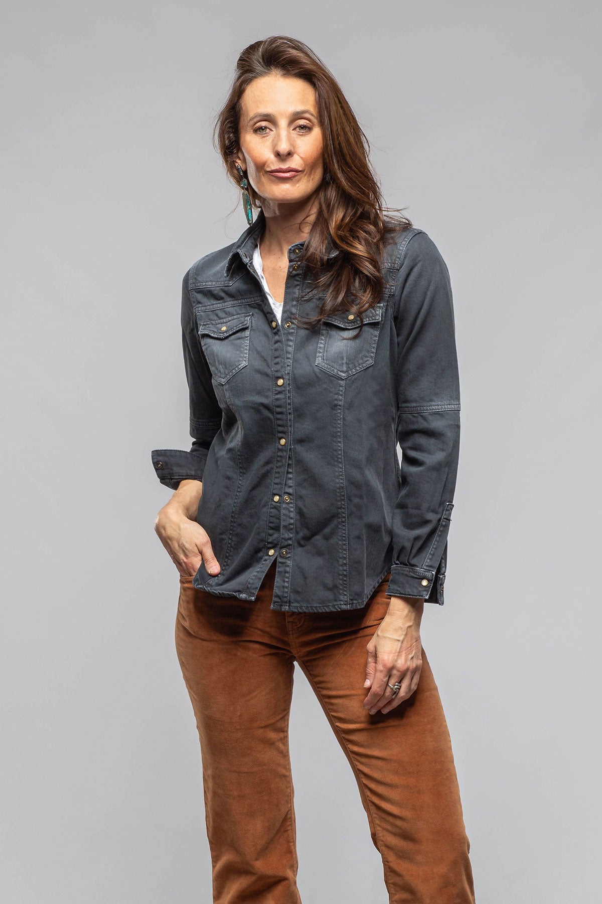 Axel's Premium Denim Sweetwater Denim Snap Shirt In Anthracite Ladies - Snap Shirts