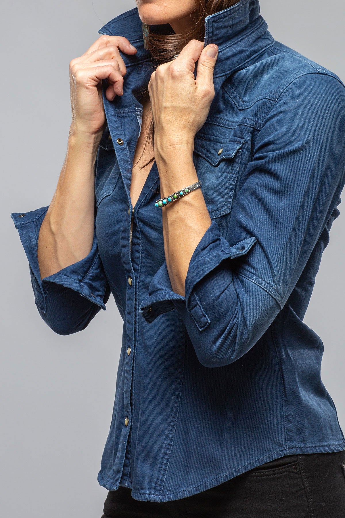 Axel's Premium Denim Sweetwater Denim Snap Shirt In Indaco Ladies - Snap Shirts