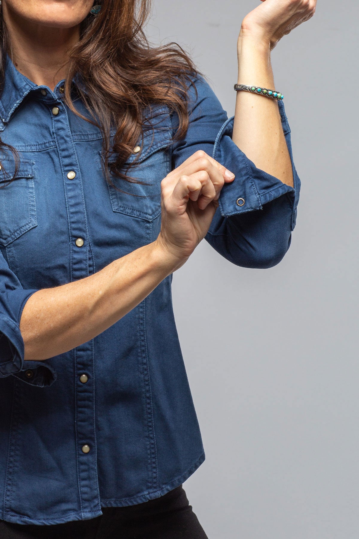 Axel's Premium Denim Sweetwater Denim Snap Shirt In Indaco Ladies - Snap Shirts
