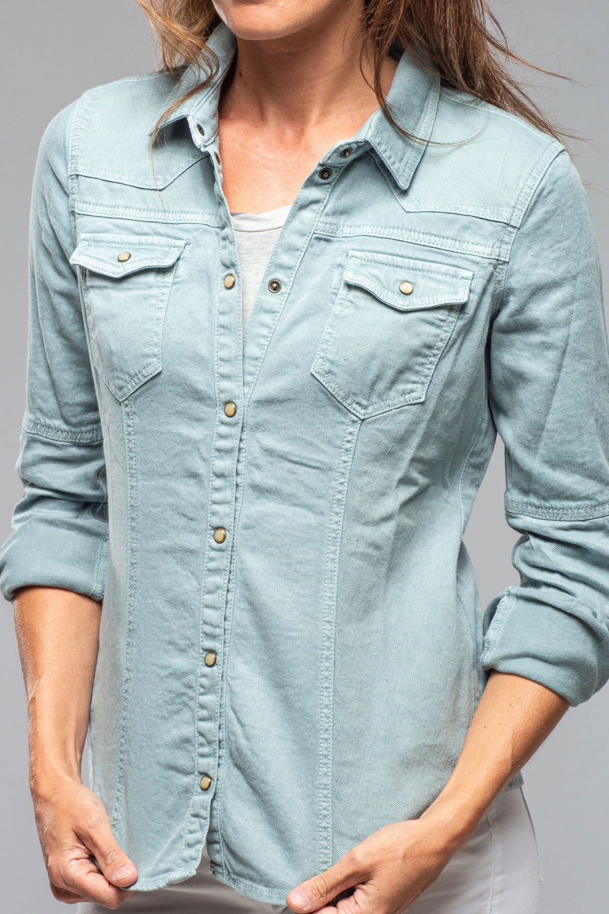 Yarmony Linen-Cotton Snap Shirt In Ardesia | Ladies - Snap Shirts | Axel's Premium Denim