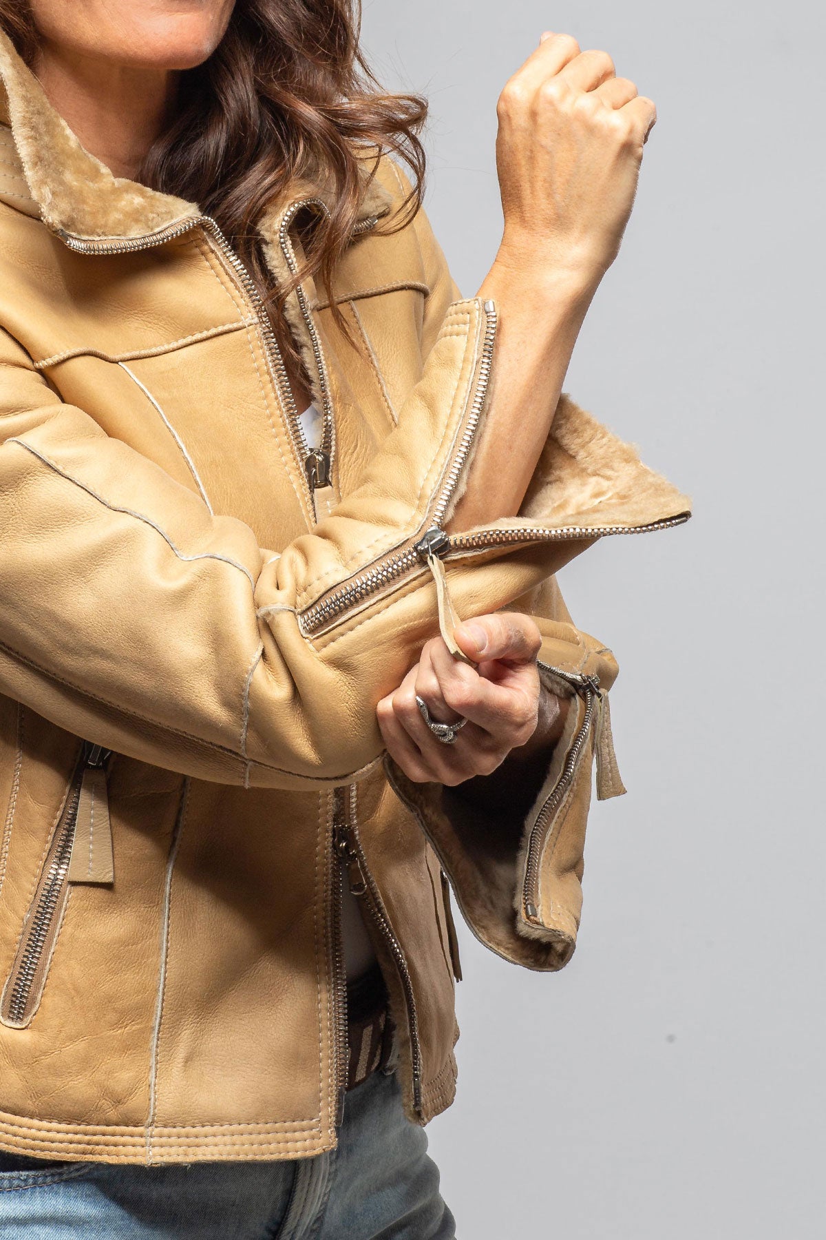 Avery Short Shearling In Tan