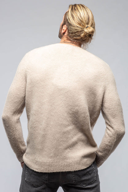 Henry Crew Neck Cashmere Sweater In Beige | Mens - Sweaters | Avant Toi