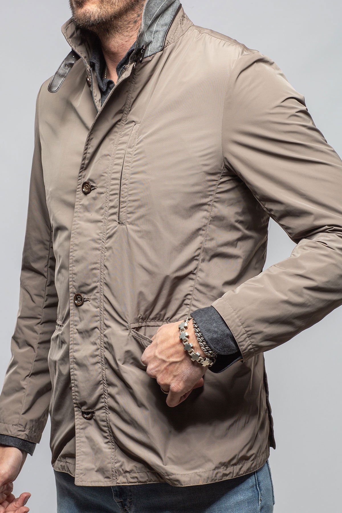 Shanahan Lightweight Jacket In Tan