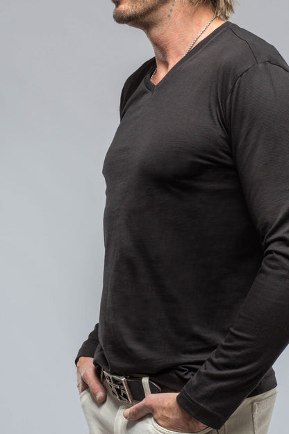 Georg Roth Del Mar LS V-Neck in Black Mens - Shirts - T-Shirts
