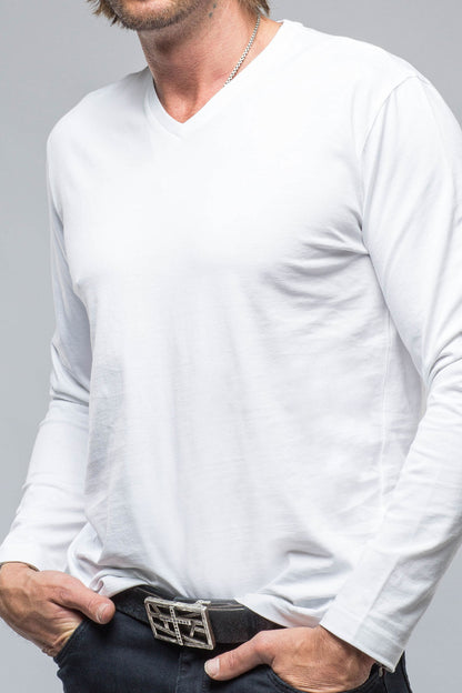 Georg Roth Del Mar LS V-Neck in White Mens - Shirts - T-Shirts