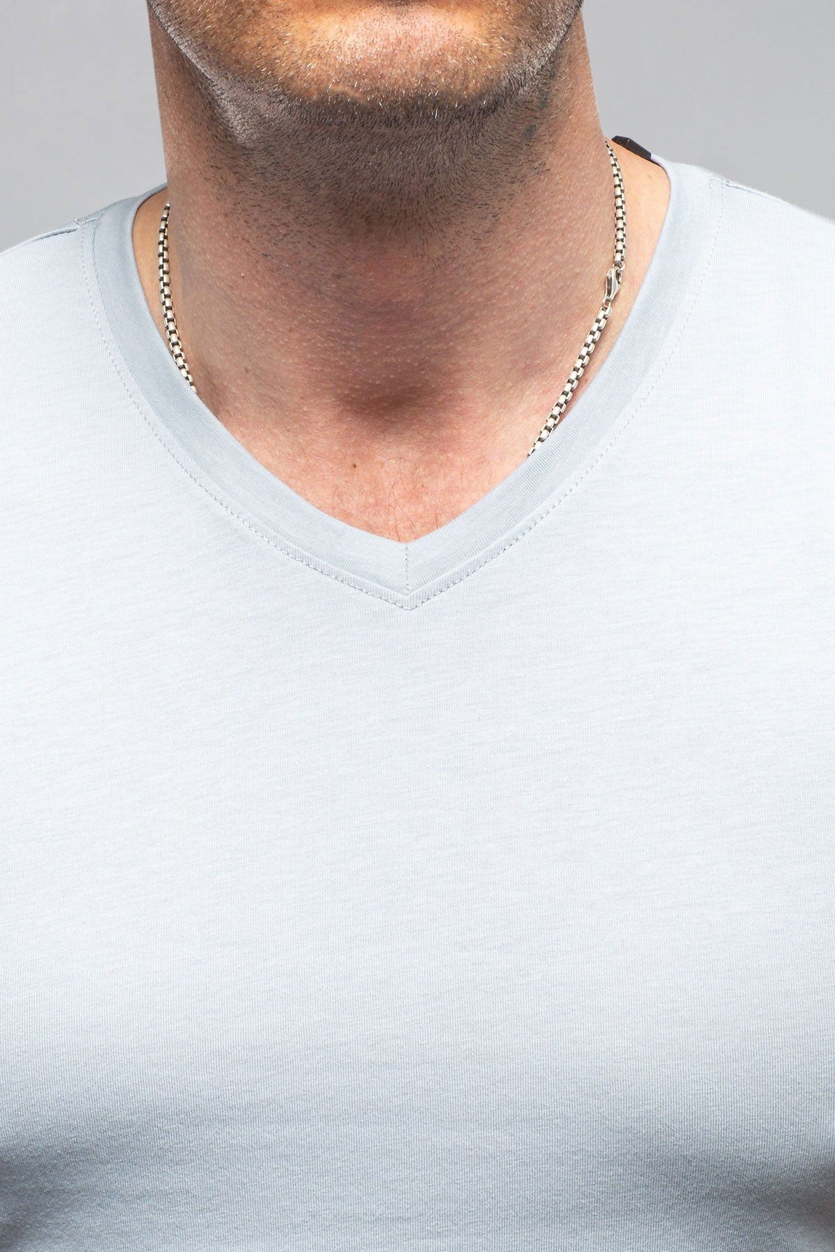 Georg Roth Siena Cotton V Neck In Pearl Grey Mens - Shirts - T-Shirts