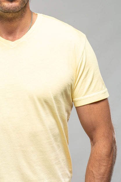 Georg Roth Siena Cotton V Neck In Yellow Mens - Shirts - T-Shirts